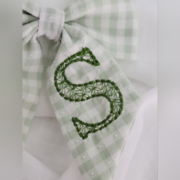 Embroidered letter S hair bow Fabric bow clip girls - Picture 4 of 4